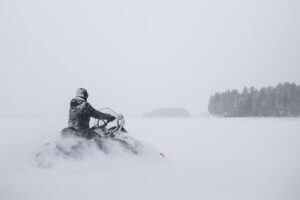 00-snowmobile-2022-11-14-10-05-29-utc